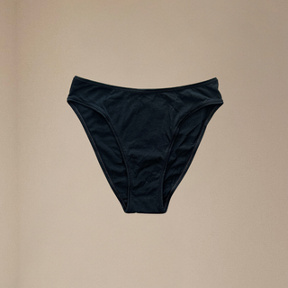 Organic Cotton French-Cut Brief in black - GOTS certified, made in Peru, flattering leg-legthening silhouette